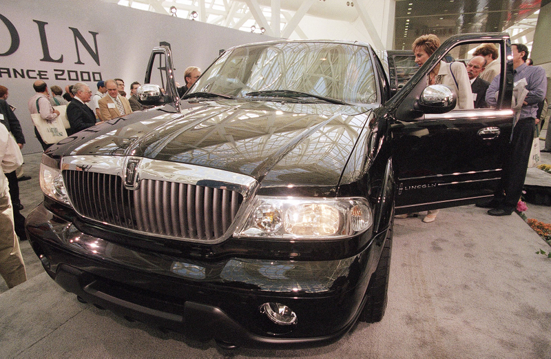 Illustration for article titled The Ten Worst Cars Ever Revealed At The Detroit Auto Show